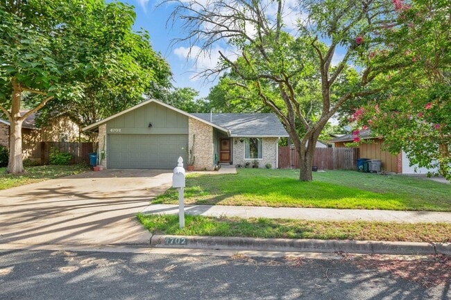 Building Photo - 4702 Gray Fox Dr