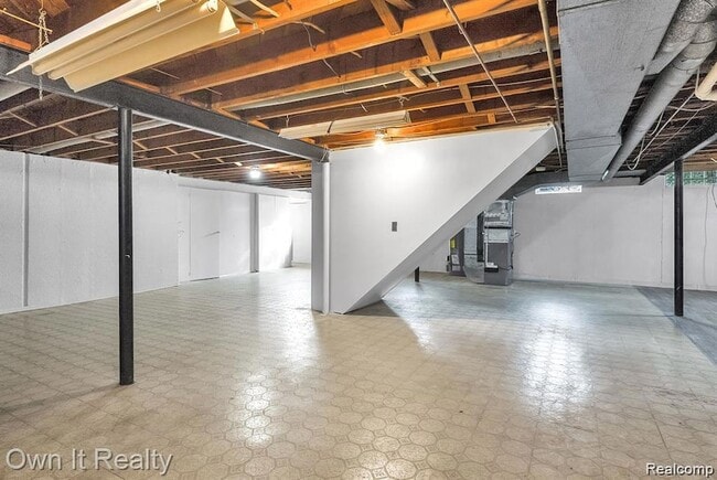 Building Photo - 20195 River Oaks Dr