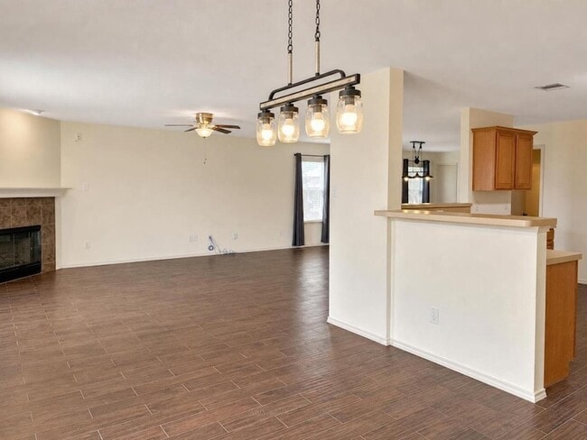 Building Photo - 1621 Village Park Trail