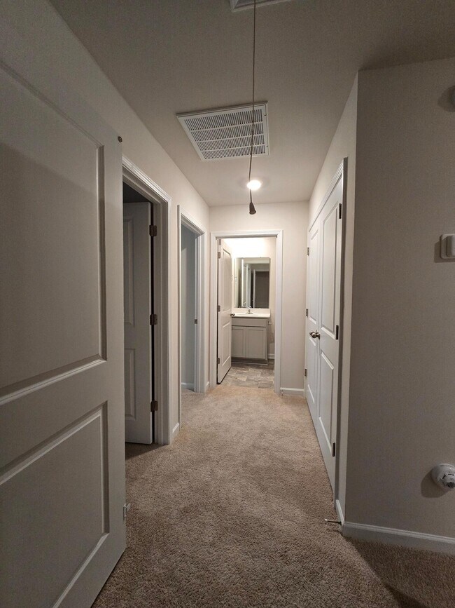 Building Photo - 162 Wall St