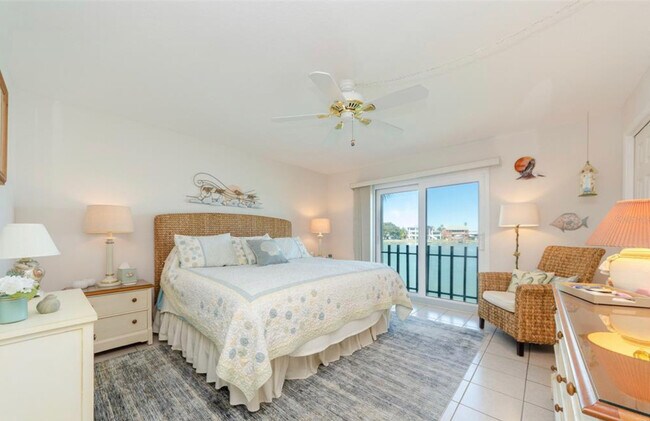 Building Photo - 868 Bayway Blvd