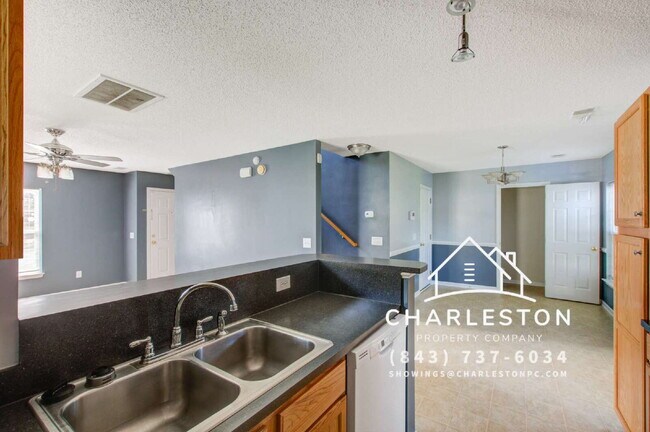 Building Photo - 222 Maypop Dr