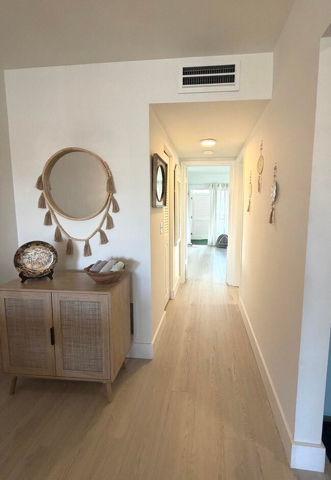 Building Photo - 3322 Cynthia Ln