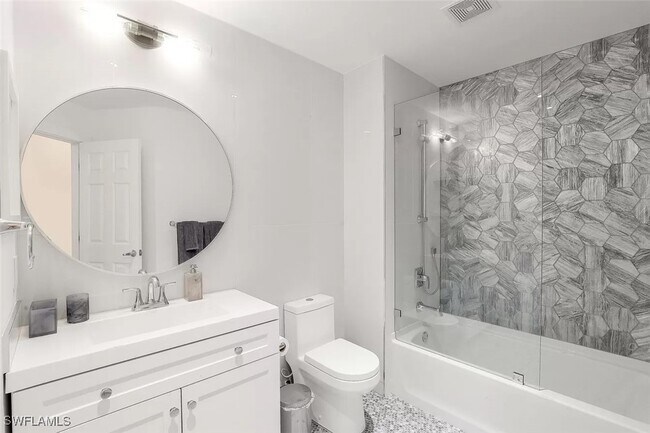 Building Photo - 775 Hampton Cir