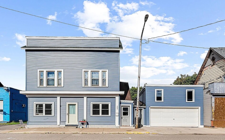 Primary Photo - 208 S 2nd St