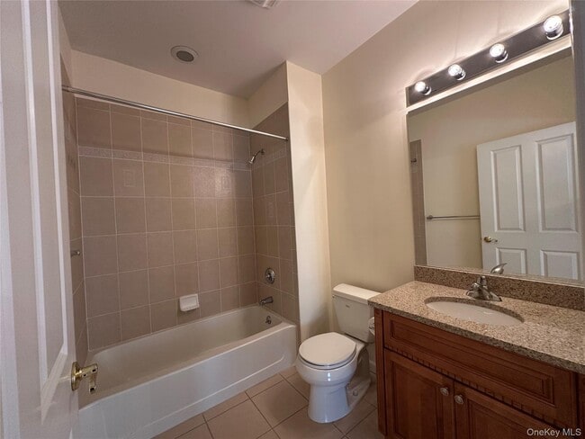 Building Photo - 75 Quaker Ave