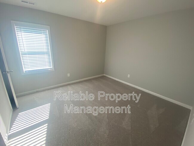 Building Photo - 23 Bluejack Ct