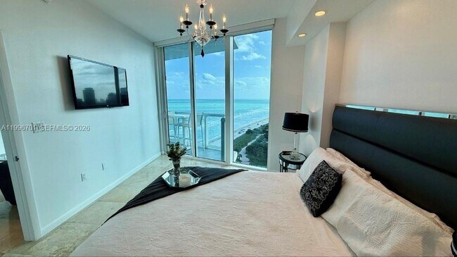 Building Photo - 6515 Collins Ave