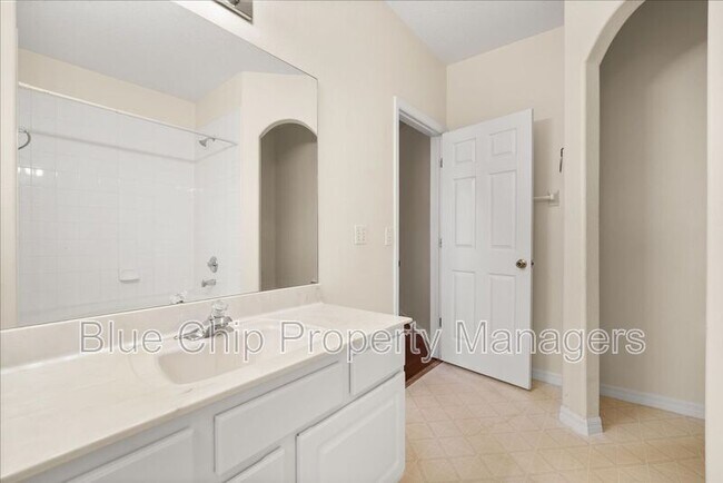 Building Photo - 115 Sahalli Ct