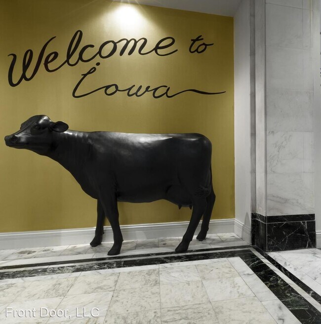 Building Photo - 215 N Main St