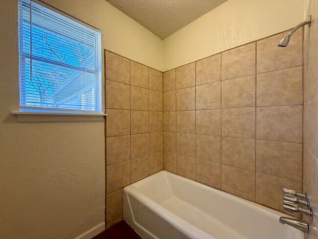 Building Photo - Single Family Home | Midway ISD