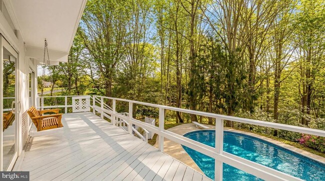 Building Photo - 10903 Beach Mill Rd