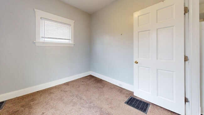 Building Photo - 3590 W 47th St