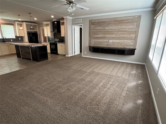 Building Photo - 685 Eileens Way