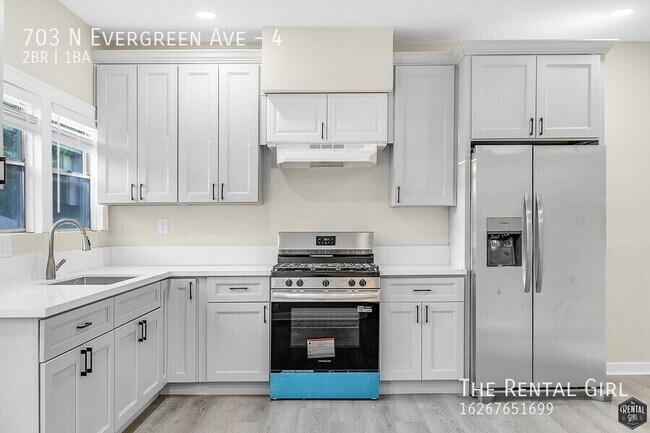 Building Photo - 703 N Evergreen Ave