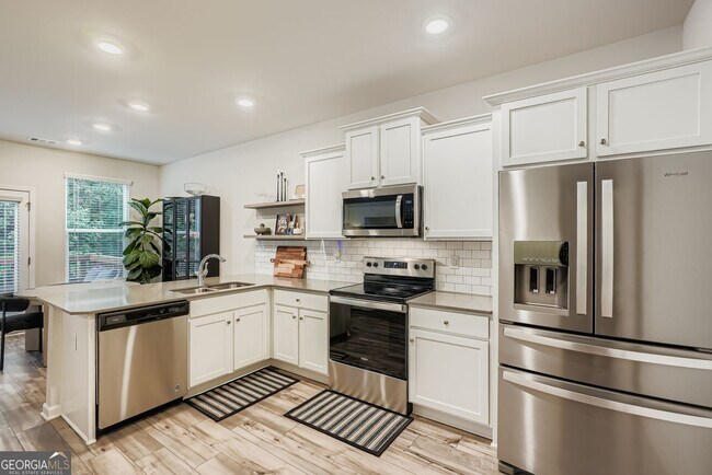 Building Photo - 4630 Blake Lp