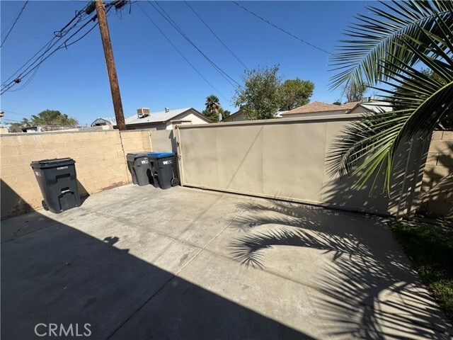 Building Photo - 44428 Elm Ave