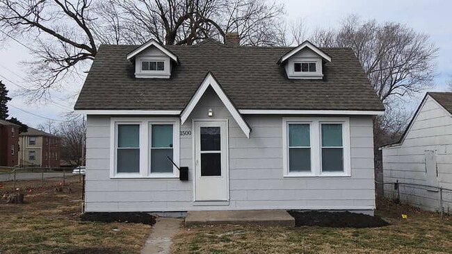 Building Photo - Adorable 2 bedrooms and 1 bath home located on N Main St in Independence