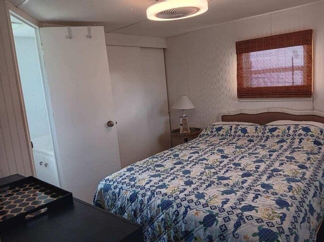 Building Photo - The Lake House Seasonal Rental