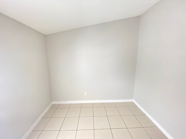 Building Photo - 312 San Gabriel St