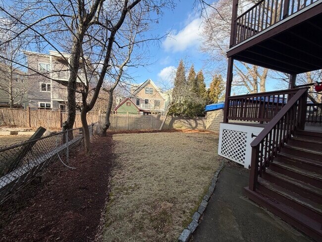 Building Photo - 99 Fayerweather St