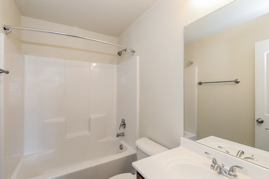Building Photo - 12026 Quail Dr