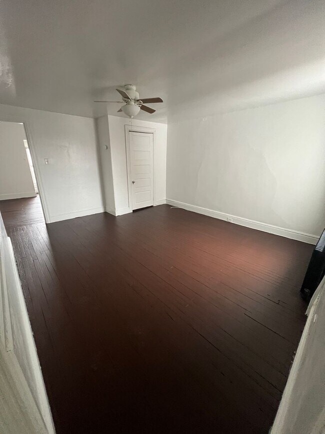 Building Photo - 156 S Richland Ave