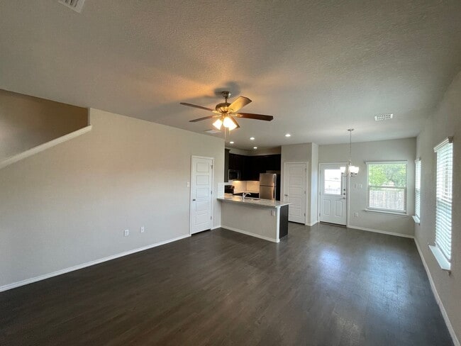 Building Photo - Luxury 3/2.5 Townhouse in NBTX