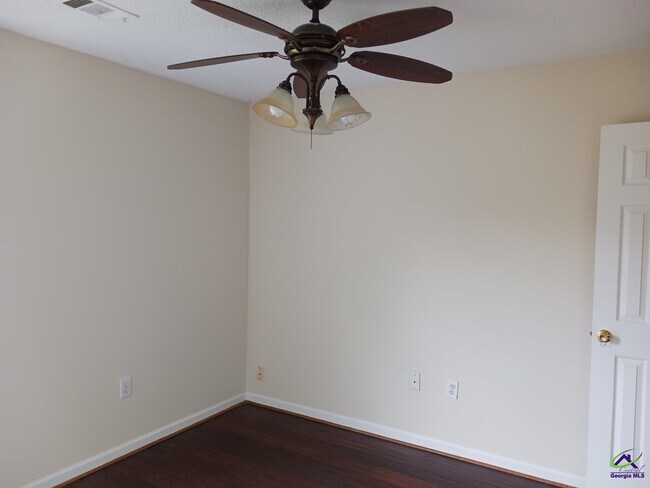 Building Photo - 732 Gateway Dr