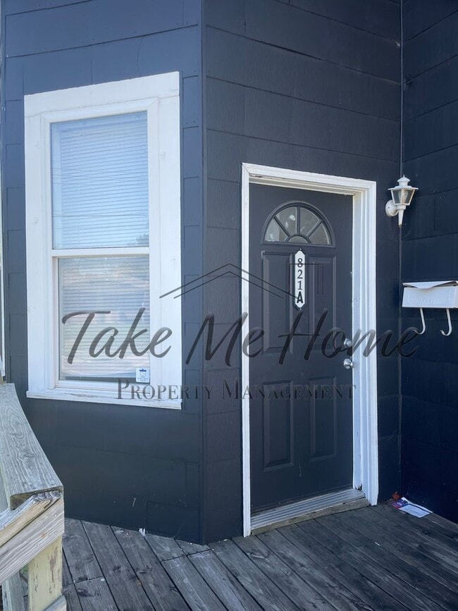Building Photo - Charming 2-Bed, 1-Bath Home Near MSU and D...