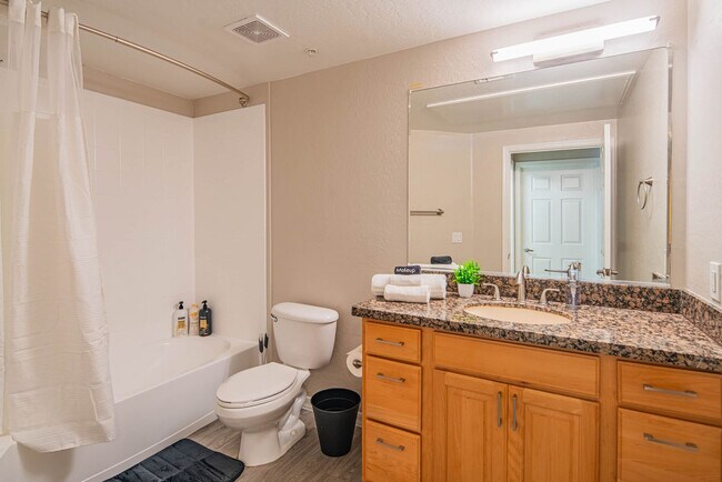 Building Photo - 1275 E University Dr