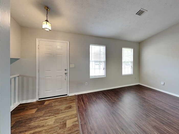 Building Photo - 350 Kimberly Forest Ct