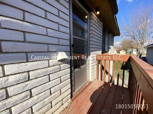 Building Photo - 1126 Crandall Ave S