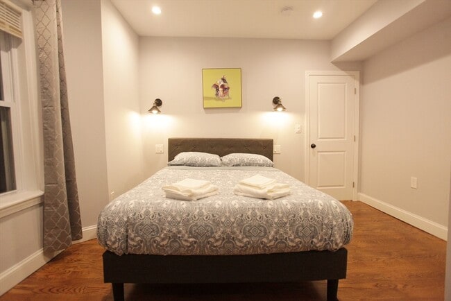 Building Photo - 291 Main St