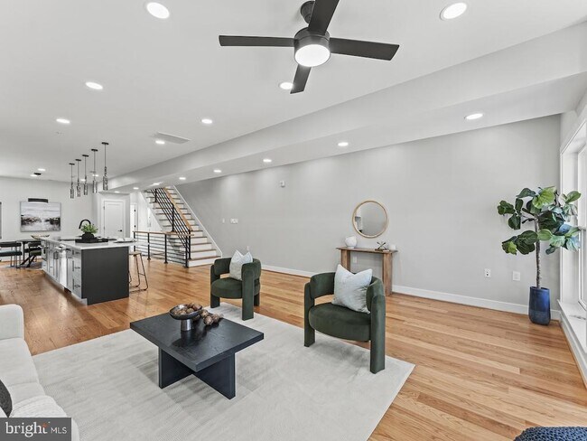Building Photo - 4320 7th St NW