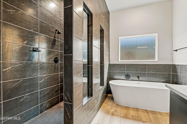 Building Photo - 1807 Ritzy Lou Pl