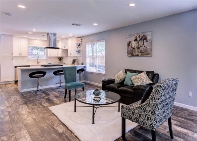 Building Photo - 1710 Palmetto Dr