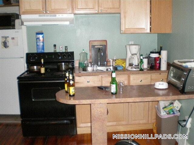 Building Photo - 883 Huntington Ave