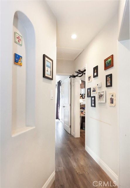 Building Photo - 4856 Riverton Ave
