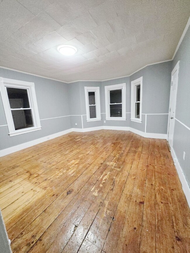 Building Photo - 348 Fairmount St