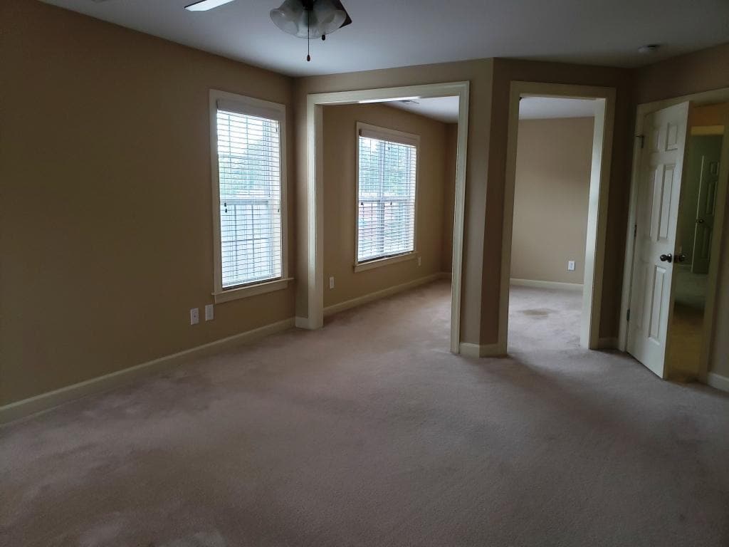 masterbed separate seating area - 120 Thistle Top Trl