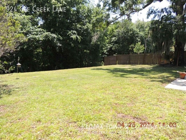 Building Photo - 924 Gee Creek Ln
