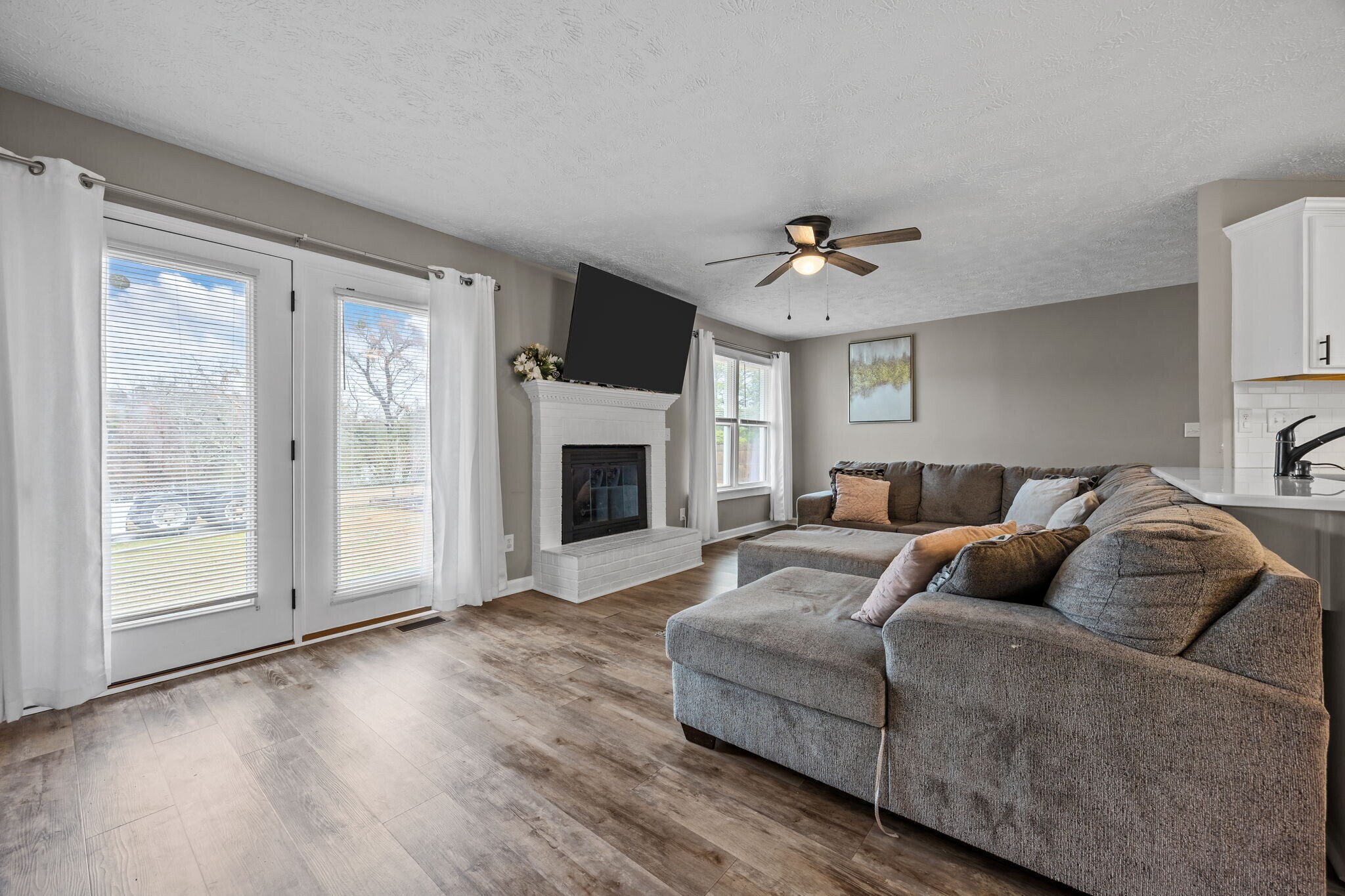 Building Photo - 38 Hallmark Dr