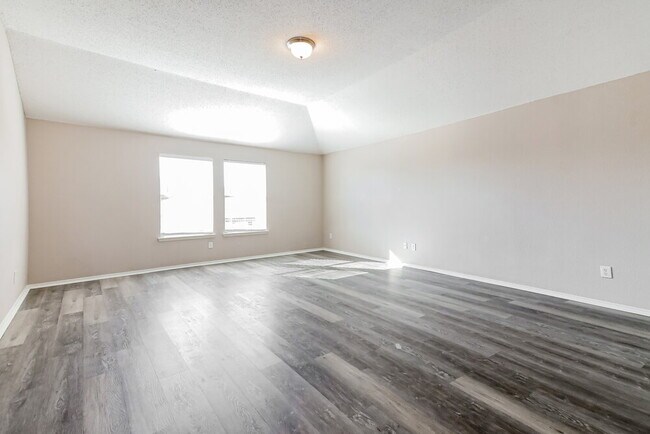 Building Photo - 2104 Aster Trail