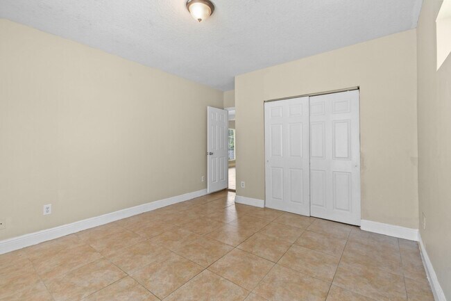 Building Photo - 3721 Henry Ave