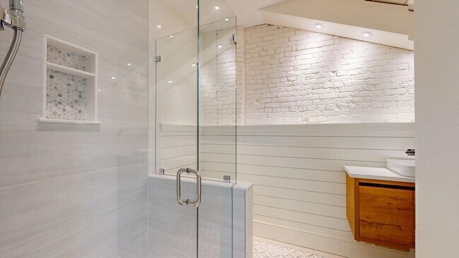 Building Photo - 1 Liberty St