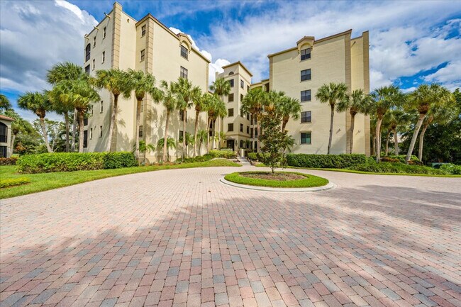 Building Photo - 7008 Pelican Bay Blvd