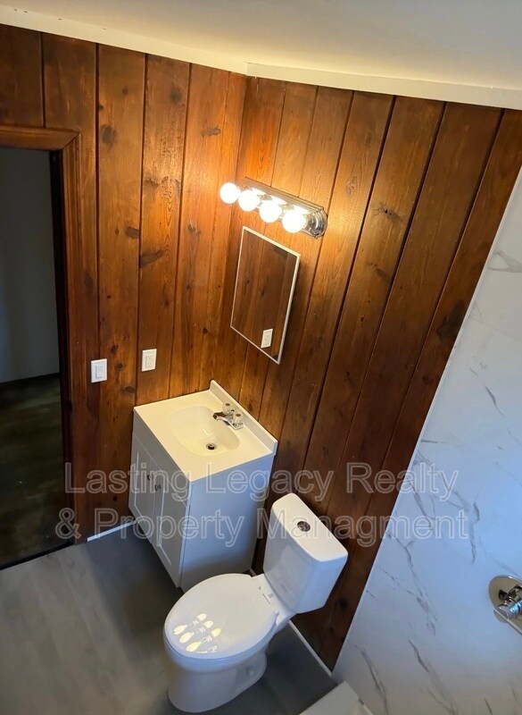 Building Photo - 904 Marsh St