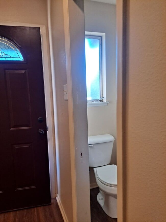 Building Photo - 936-10 Molello   #25-27 Villa Drive