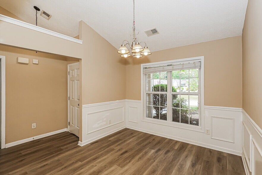 Building Photo - 22 Tillbrook Trail